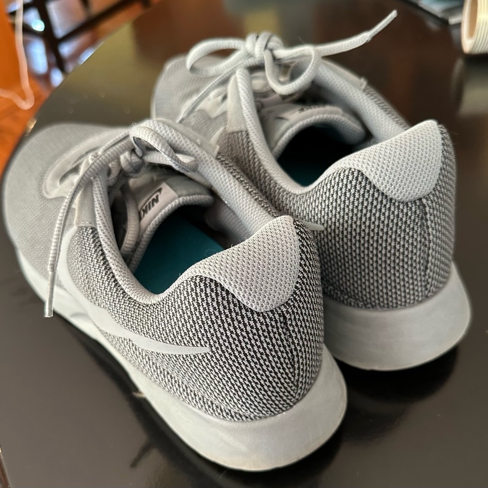Nike Tanjun SE Cool Gray Athletic Running Shoes